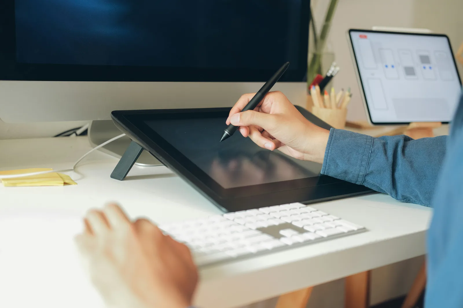 Veien til å bli webdesigner: Enkle steg, innsikt og råd